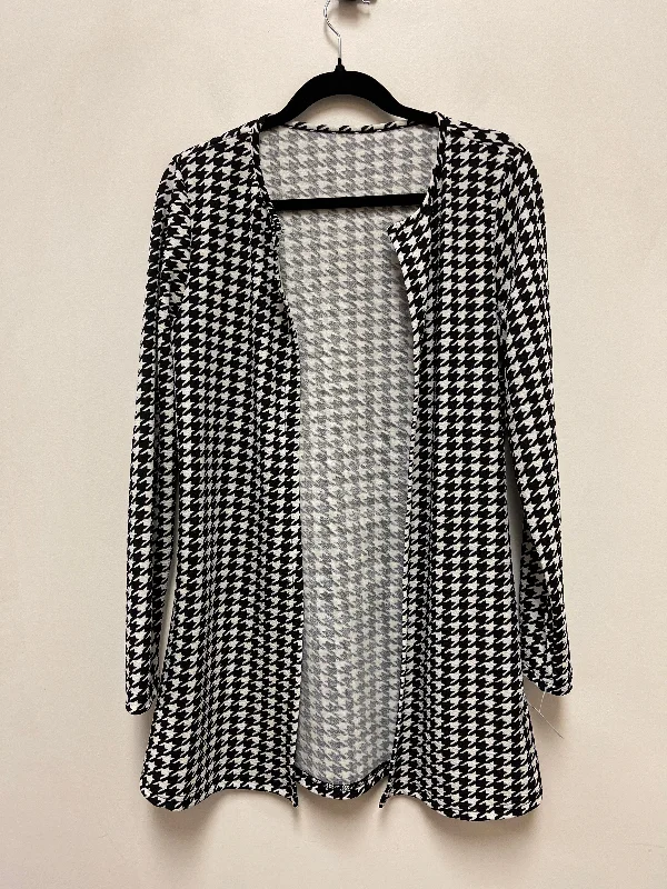 Sweater Cardigan By Clothes Mentor In Black & White, Size: M