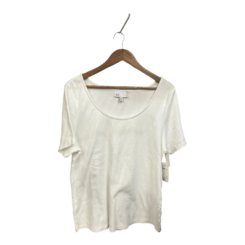 Top Short Sleeve Basic By Clothes Mentor In White, Size: Xxl