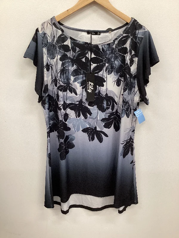 Top Short Sleeve By Clothes Mentor In Black, Size: 1x