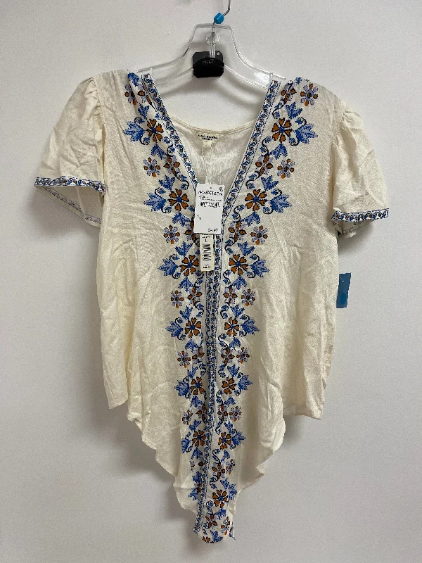 Top Short Sleeve By Max Studio In Cream, Size: L